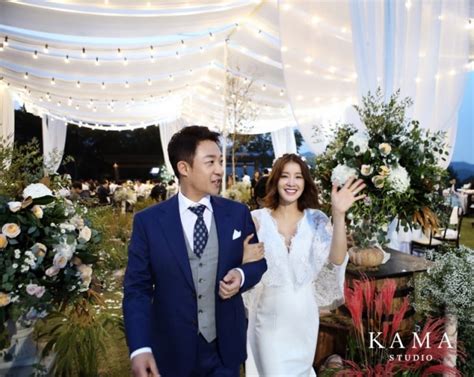 Lee Si Young Reveals Photos Of Her Beautiful Wedding .